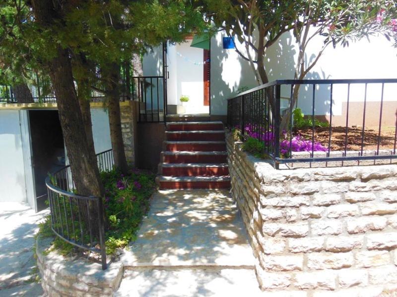 Holiday Home Oleander Zaboric Exterior photo